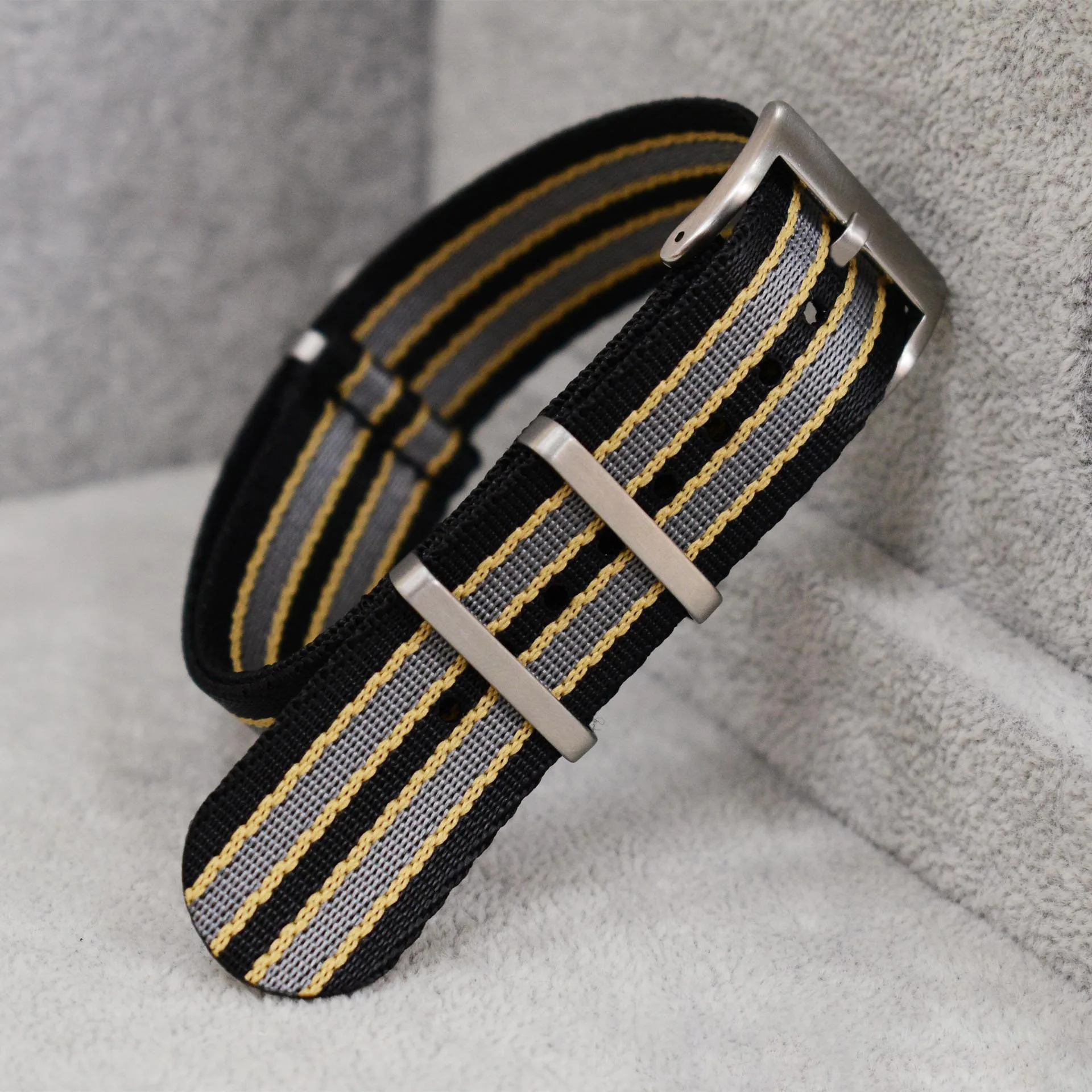 Cinturino per orologio in nylo - Nylon Nato Strap recensione e prezzo